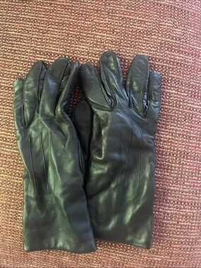 Coach Black Leather Gloves with Light Gray Cashmere Lining